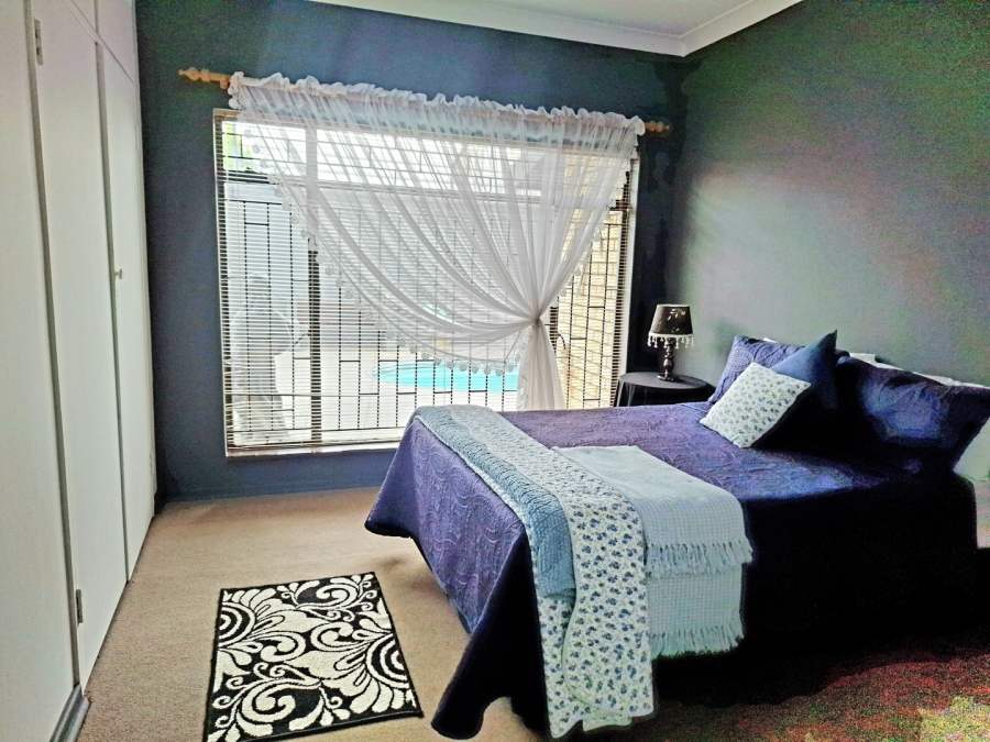 5 Bedroom Property for Sale in Miederpark North West